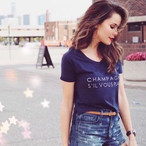 Champagne s'il vous plait graphic tee shirt